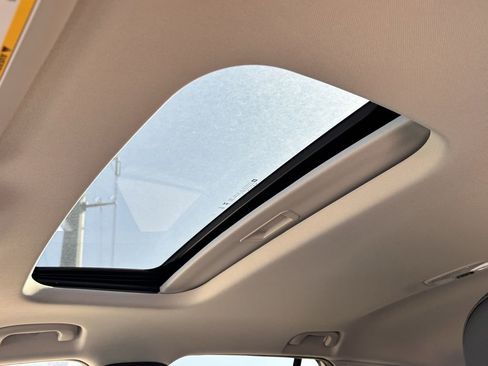 New 2026 Chevrolet Trax LT w/ Sunroof Package FWD image 17