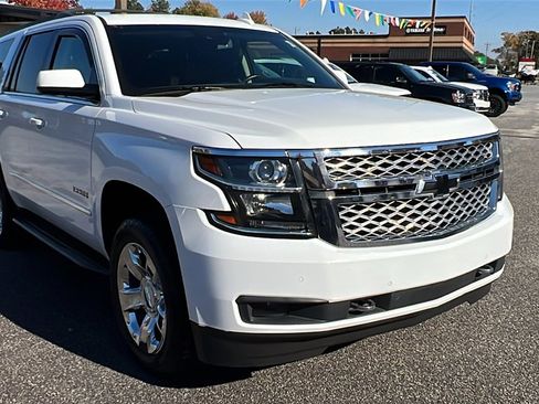 Used 2017 Chevrolet Tahoe LT w/ LT Signature Package image 3