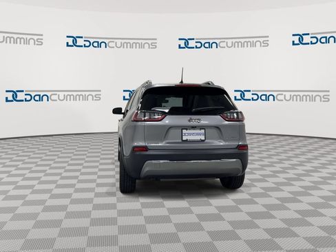 Used 2019 Jeep Cherokee Limited FWD image 7