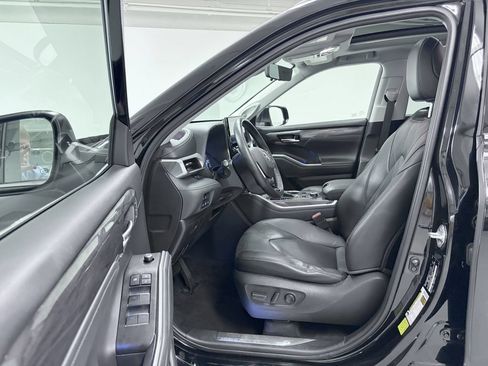 Used 2020 Toyota Highlander Platinum AWD/4WD image 13