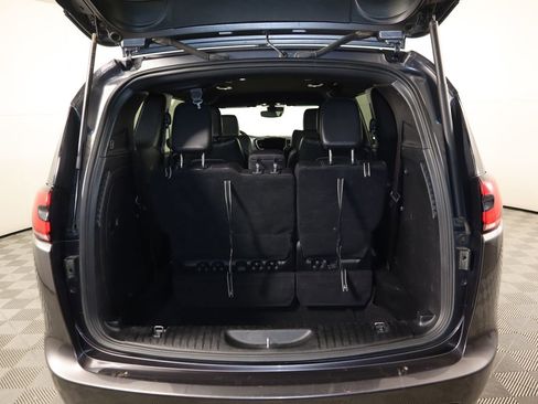 Used 2022 Chrysler Pacifica Touring-L w/ S Appearance Package image 25