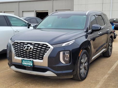 Used 2021 Hyundai Palisade Limited FWD image 2