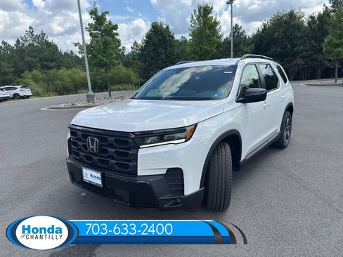 New 2026 Honda Pilot Sport image 3