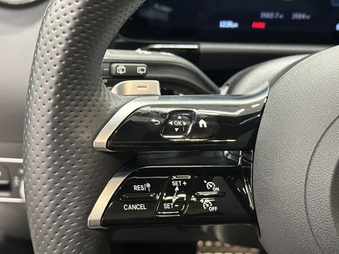 Certified 2025 Mercedes-Benz GLA 250 image 27