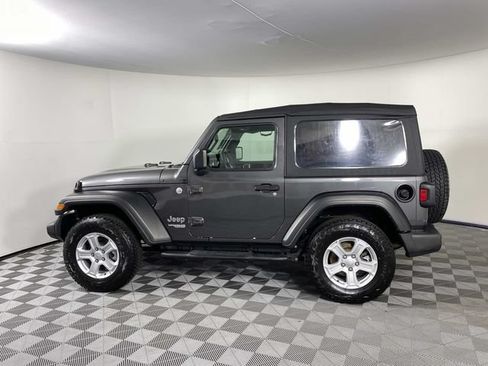Used 2018 Jeep Wrangler Sport AWD/4WD image 5