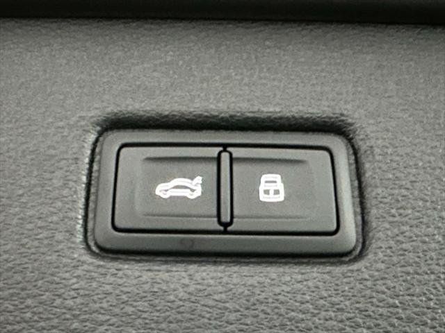 Used 2023 Audi Q7 3.0T Premium w/ Convenience Package AWD/4WD image 11