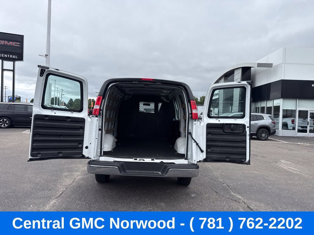 Used 2021 Chevrolet Express 2500 w/ Driver Convenience Package RWD image 11