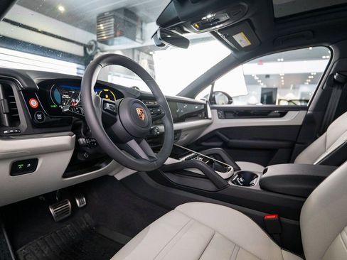 New 2026 Porsche Cayenne S AWD/4WD image 4