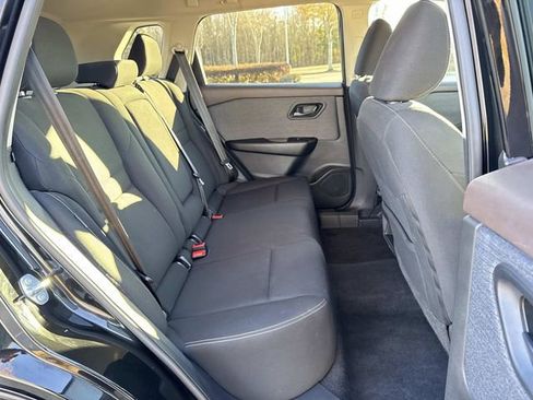 Used 2023 Nissan Rogue S image 12