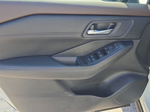 Certified 2023 Nissan Rogue SV w/ SV Premium B Package FWD image 18
