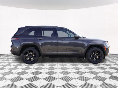 New 2026 Jeep Grand Cherokee Limited w/ Limited Altitude Package AWD/4WD image 11