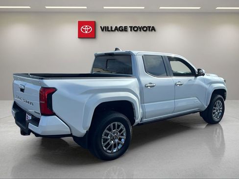Certified 2025 Toyota Tacoma Limited image 5