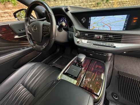 Certified 2020 Lexus LS 500 AWD w/ Interior Upgrade Package image 21