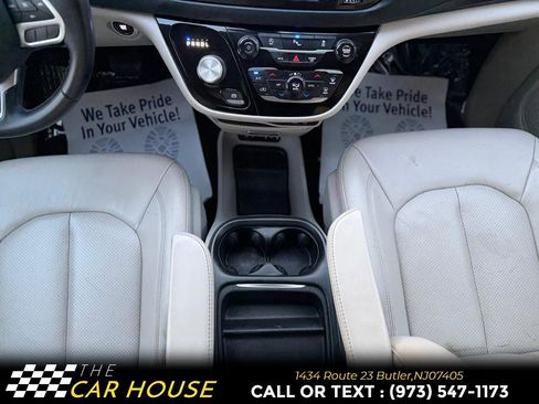 Used 2018 Chrysler Pacifica Touring-L w/ Premium Audio Group image 29