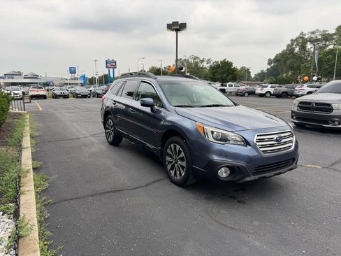 Used 2015 Subaru Outback 2.5i Limited AWD/4WD image 2