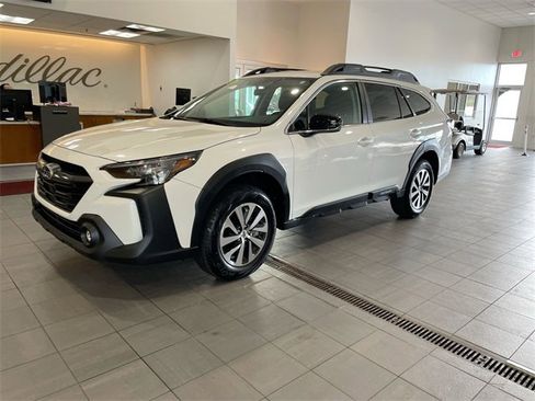 Certified 2025 Subaru Outback Premium image 2