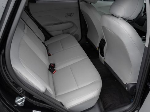Used 2024 Hyundai Kona SE FWD image 38