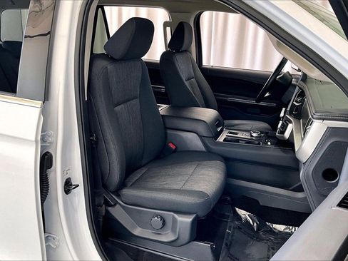Certified 2023 Ford Expedition XLT image 6