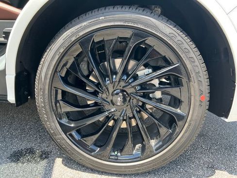 New 2026 Lincoln Aviator Reserve AWD/4WD image 25