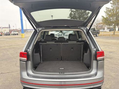Used 2023 Volkswagen Atlas SEL R-Line image 18