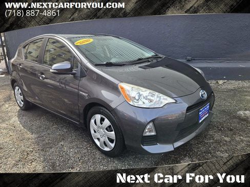 Used 2013 Toyota Prius C Two image 4