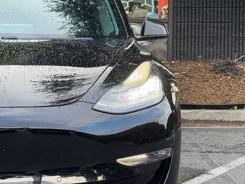 Used 2018 Tesla Model 3 Mid Range RWD image 5