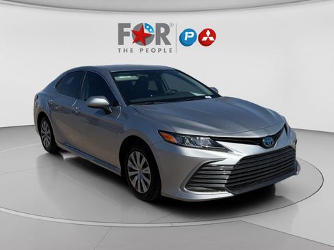 Used 2023 Toyota Camry LE image 7