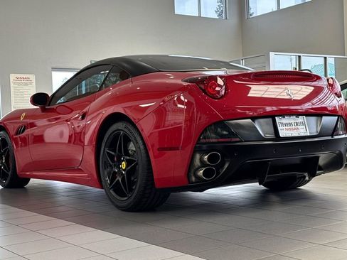 Used 2010 Ferrari California image 5