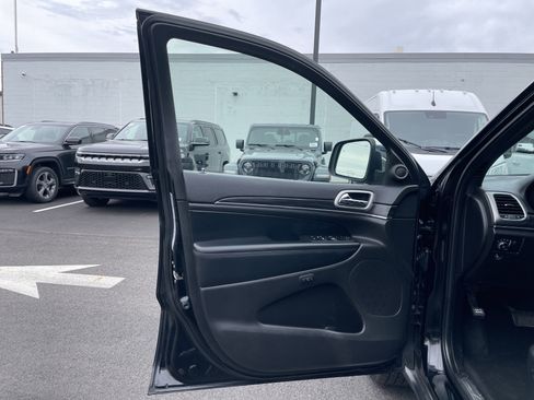 Used 2020 Jeep Grand Cherokee Limited image 34