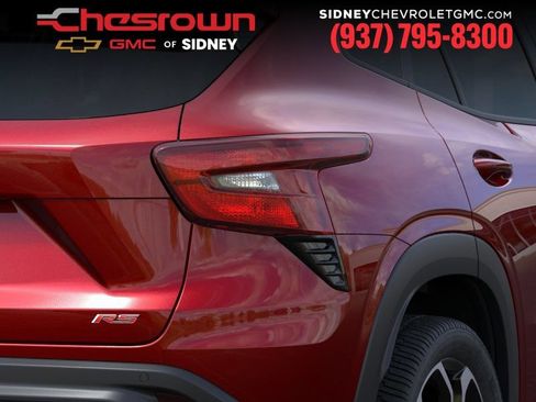 New 2026 Chevrolet Trax RS w/ Sunroof Package FWD image 11