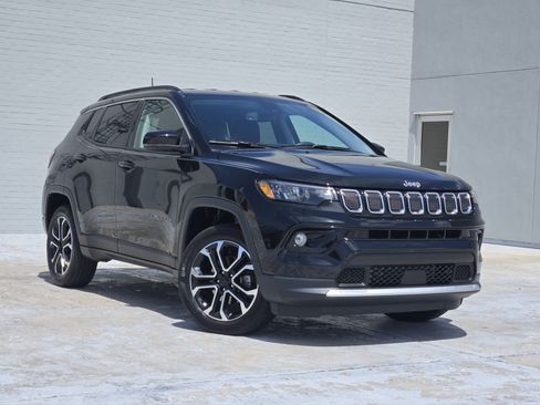 Used 2022 Jeep Compass Limited image 1