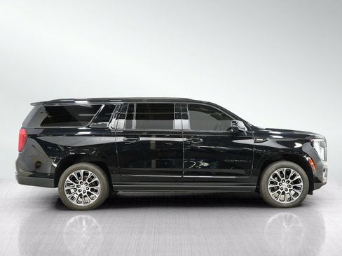 Used 2025 GMC Yukon XL Denali w/ Denali Reserve Package AWD/4WD image 6