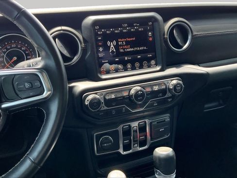 Used 2021 Jeep Gladiator Overland w/ Popular Equipment Package AWD/4WD image 7