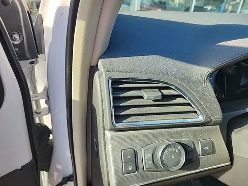 Used 2013 Lincoln MKX Base image 17