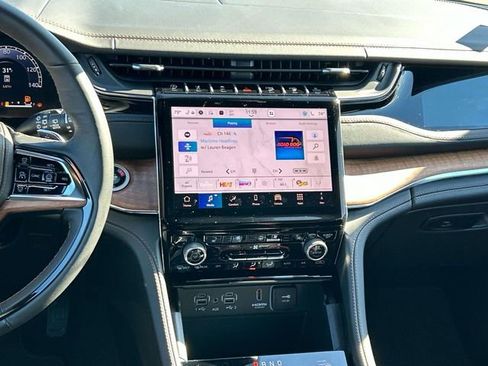 New 2025 Jeep Grand Cherokee L Summit image 16