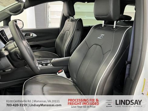 New 2026 Chrysler Pacifica Limited w/ S Appearance Package AWD/4WD image 24