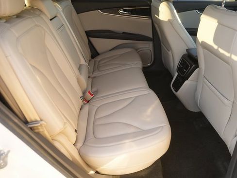 Used 2018 Lincoln MKX Reserve w/ Driver Assistance Package image 16