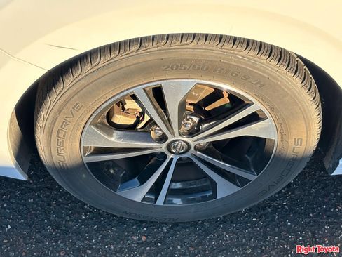 Used 2022 Nissan Sentra SV FWD image 8