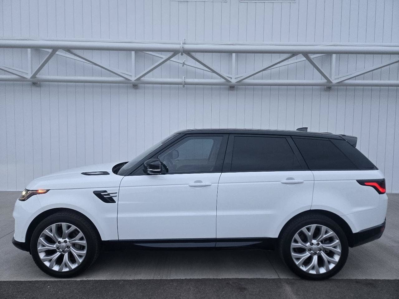 Used 2019 Land Rover Range Rover Sport HSE AWD/4WD image 1