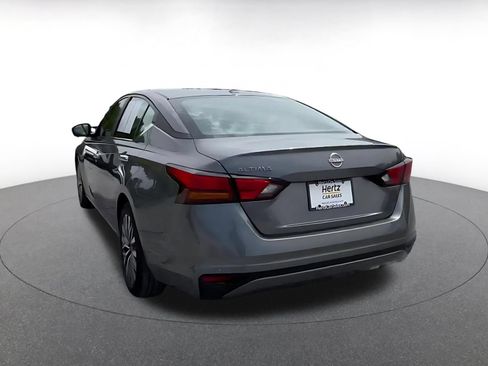 Used 2025 Nissan Altima 2.5 SV FWD image 10