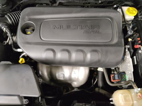 Used 2021 Jeep Cherokee Latitude Plus FWD image 30