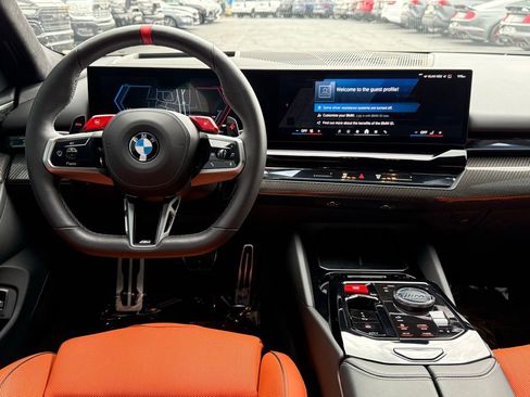 Used 2025 BMW M5 w/ Executive Package image 40