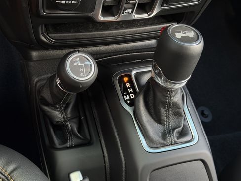 Used 2026 Jeep Wrangler Unlimited Sahara AWD/4WD image 27