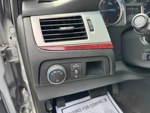 Used 2012 Cadillac Escalade Luxury image 48