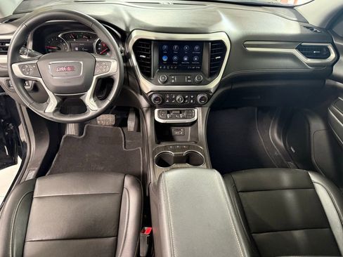 Used 2023 GMC Acadia SLT image 2