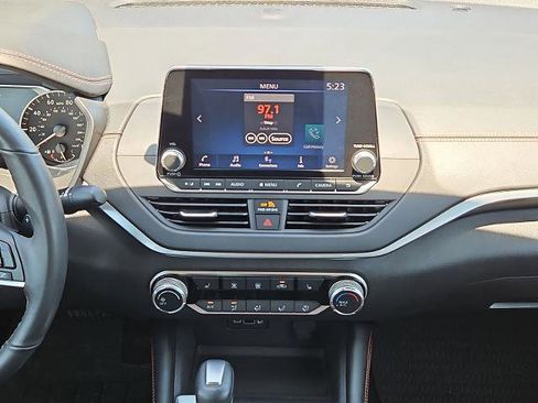Certified 2022 Nissan Altima 2.5 SR w/ Midnight Edition Package FWD image 16