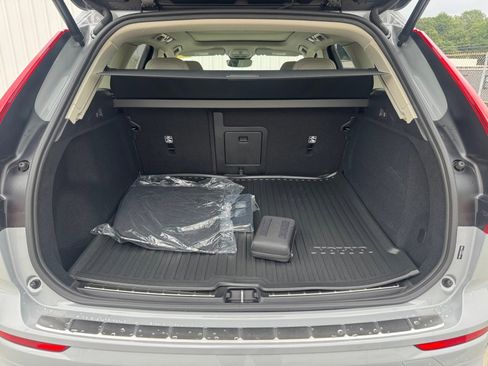 New 2025 Volvo XC60 B5 Plus w/ Protection Package Premier image 15