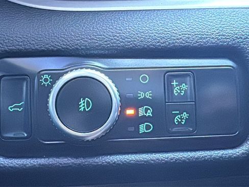 Certified 2021 Ford Explorer XLT w/ Equipment Group 202A image 17