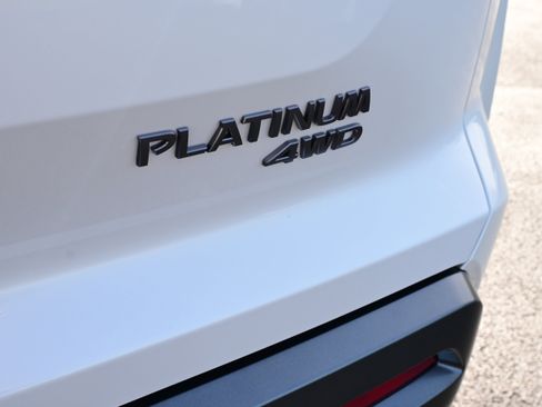 New 2026 Nissan Pathfinder Platinum image 9