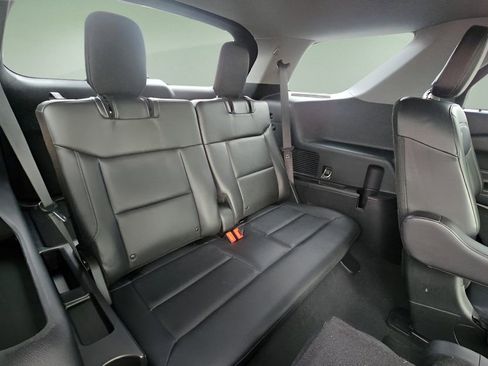 Used 2021 Ford Explorer XLT w/ Equipment Group 202A image 12